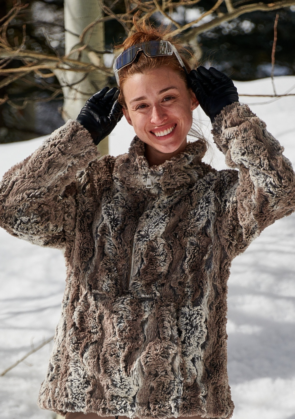 Jamie Women's Luxury Faux Fur Half Zip Après Ski Pullover